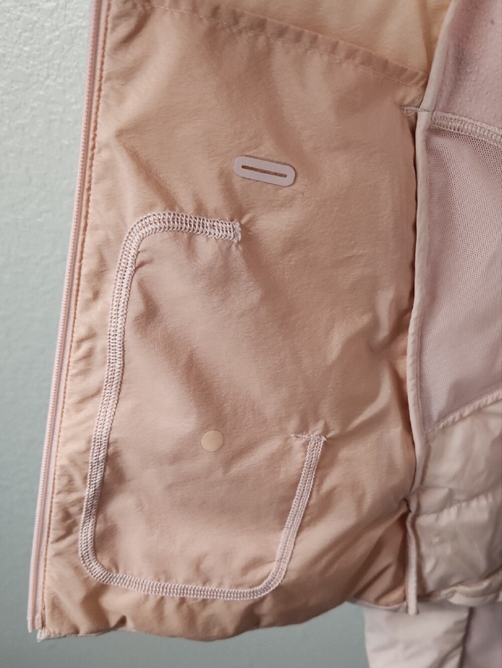 Lululemon Light Pink Hooded Puffer Jacket - Women - Picture 10 of 16